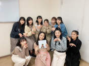 
Akiyama Mao,


Asakura Kiki,


Kishimoto Yumeno,


Murota Mizuki,


Niinuma Kisora,


Ogata Risa,


Ono Mizuho,


Onoda Saori,


Tanimoto Ami,


Tsubaki Factory,


Yamagishi Riko,

