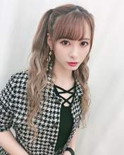 
Ikuta Erina,


