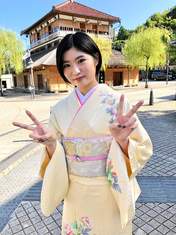 
Kaga Kaede,

