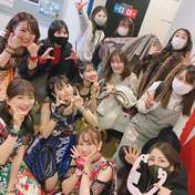 
Arai Manami,


Fukuda Kanon,


Furukawa Konatsu,


Mori Saki,


Nakanishi Kana,


Noto Arisa,


Saho Akari,


Sekine Azusa,


Sengoku Minami,


Takeuchi Akari,


Wada Ayaka,

