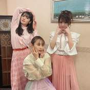 
Michishige Sayumi,


Takahashi Ai,


Tanaka Reina,

