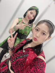 
Ichioka Reina,


Tanimoto Ami,

