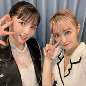 
Michishige Sayumi,


Natsuyaki Miyabi,

