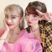 
Natsuyaki Miyabi,


Suzuki Airi,

