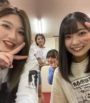 
ANGERME,


Kishimoto Yumeno,


Kiyono Momohime,


Takeuchi Akari,

