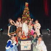 
ANGERME,


Hashisako Rin,


Ise Reira,


Kamikokuryou Moe,


Kawamura Ayano,


Sasaki Rikako,


Takeuchi Akari,


Tamenaga Shion,

