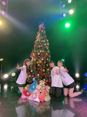 
Nakajima Saki,


Suzuki Airi,


Yajima Maimi,


