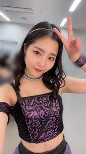 
Ichioka Reina,

