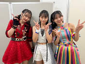 
Hello! Project,


Tanimoto Ami,


Yamazaki Yuhane,

