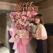 
Nakanishi Kana,

