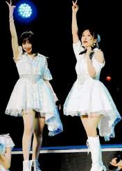 
Nonaka Miki,


Oda Sakura,

