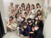 
BEYOOOOONDS,


Eguchi Saya,


Hirai Miyo,


Hirayama Yuki,


Ichioka Reina,


Kawamura Ayano,


Kawana Rin,


Kiyono Momohime,


Kobayashi Honoka,


Maeda Kokoro,


Matsumoto Wakana,


Miyamoto Karin,


Nishida Shiori,


Okamura Minami,


Satoyoshi Utano,


Shimakura Rika,


Takase Kurumi,


Yamazaki Yuhane,

