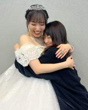 
Fukumura Mizuki,


Sayashi Riho,

