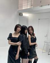 
Ishida Ayumi,


Nonaka Miki,


Oda Sakura,

