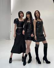 
Ishida Ayumi,


Nonaka Miki,


Oda Sakura,

