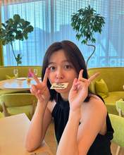 
Kusumi Koharu,


