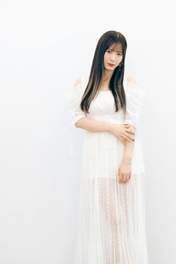 
Ikuta Erina,

