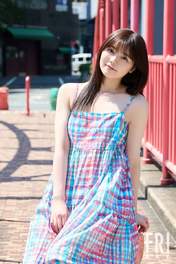 
Hamaura Ayano,


