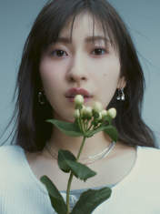 
Uemura Akari,

