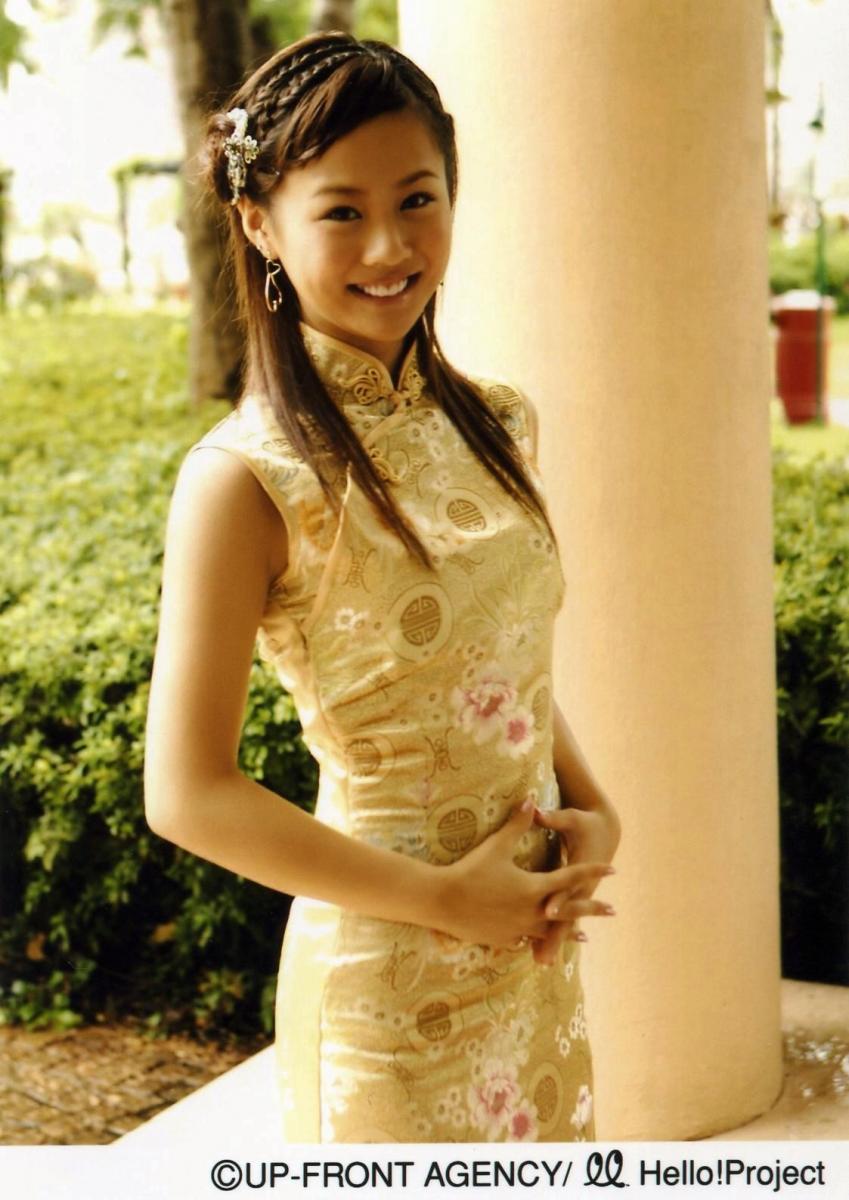 Niigaki in a Chinese dress